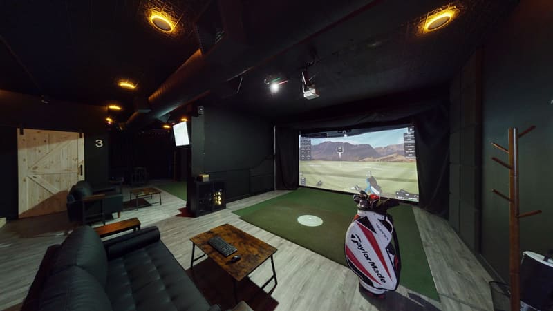 Club X Indoor Golf lounge view, Aurora Ontario